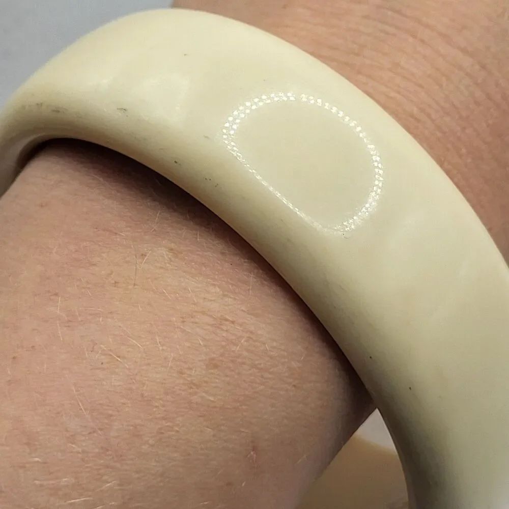 Vintage 80s Chunky Wide Cream Acrylic Bangle Bracelet 2.75in Dia